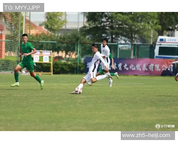 新安明珠足球俱乐部携手社区共建足球文化助力青少年成长与发展